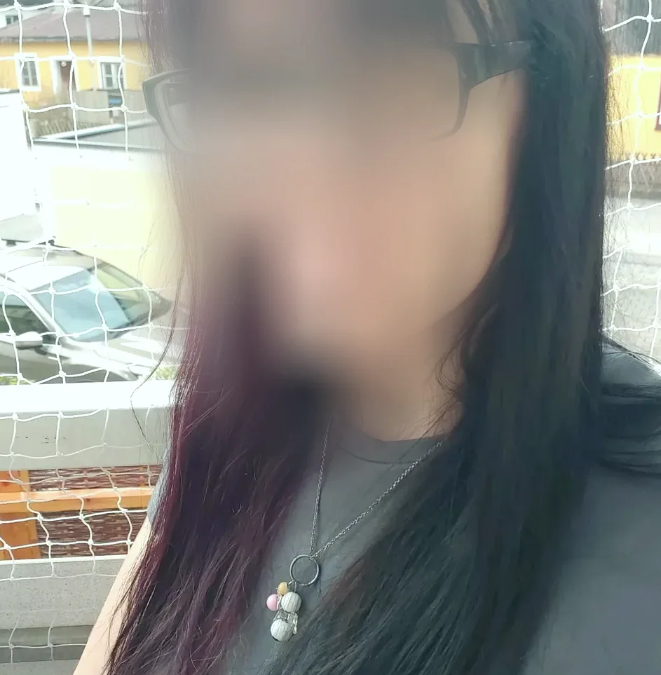 Claudia, 37