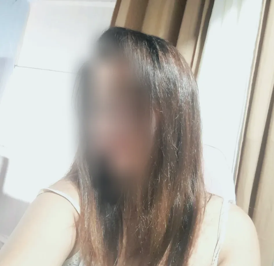 Mia, 34