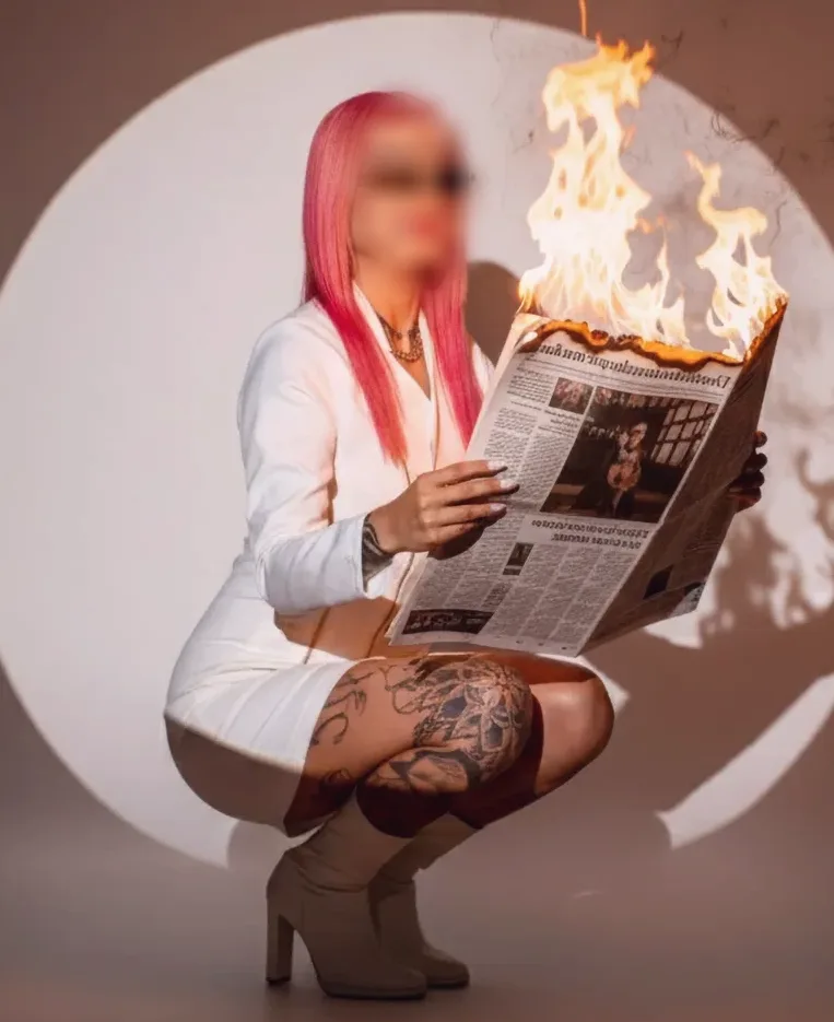Simone, 22