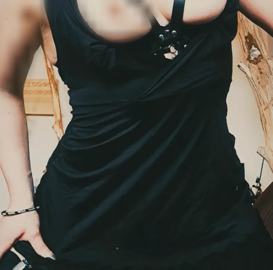 Yvonne, 36
