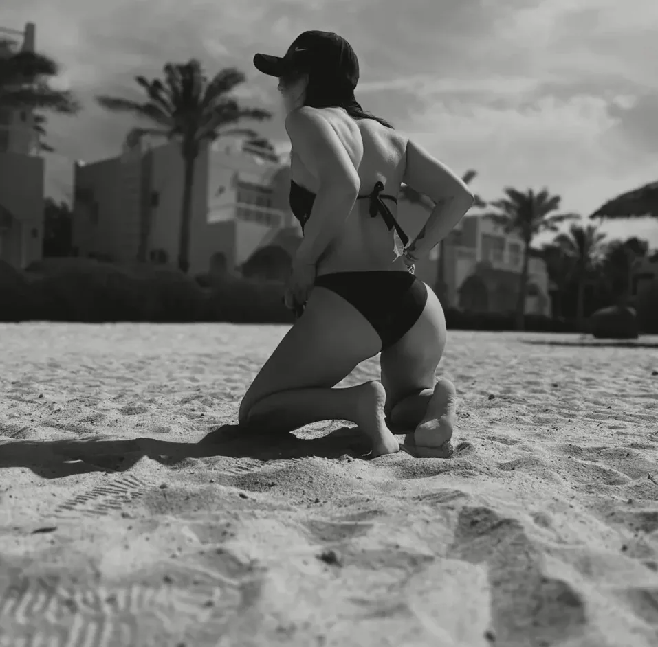 Zeynep, 18